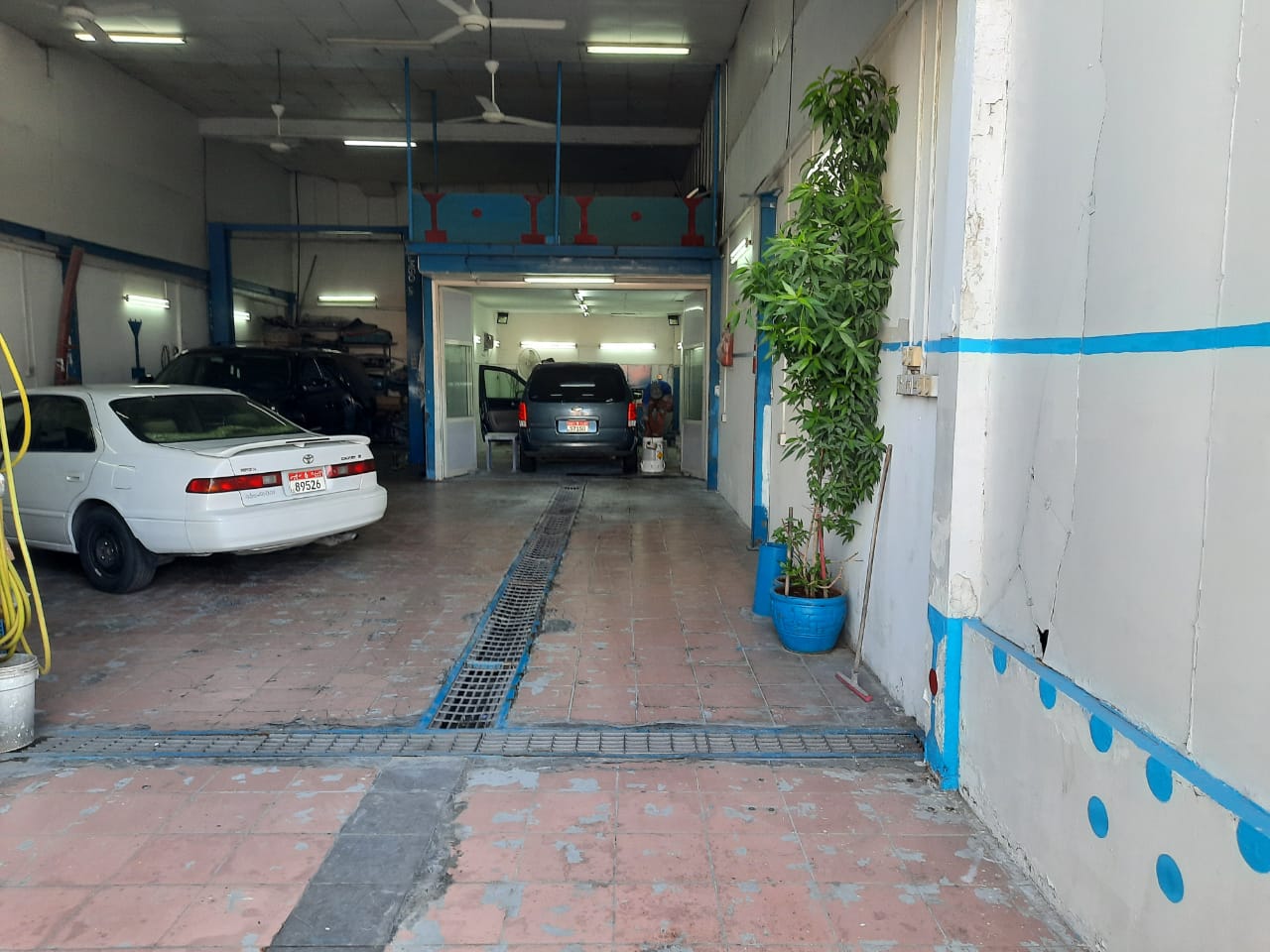 Universal Auto Garage-Body Shop photo