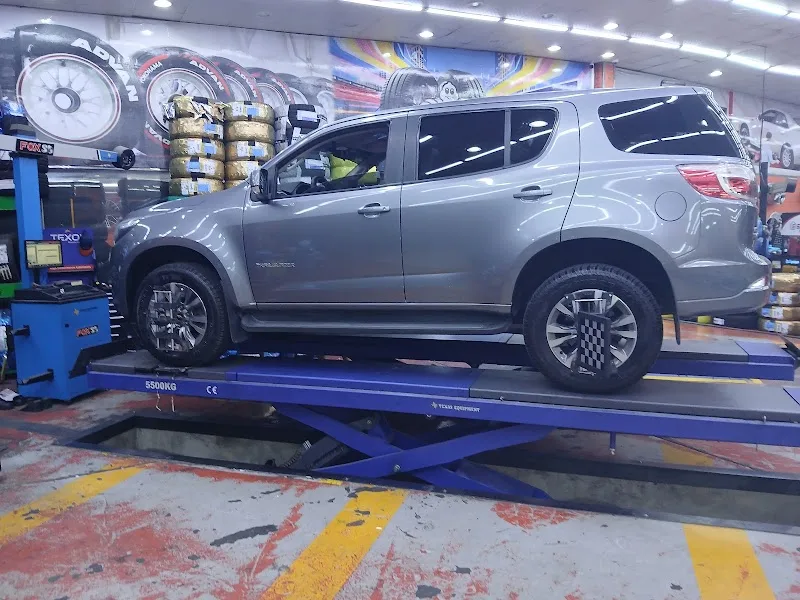 Zoom Car Repair (Instant Auto Mechanic) photo